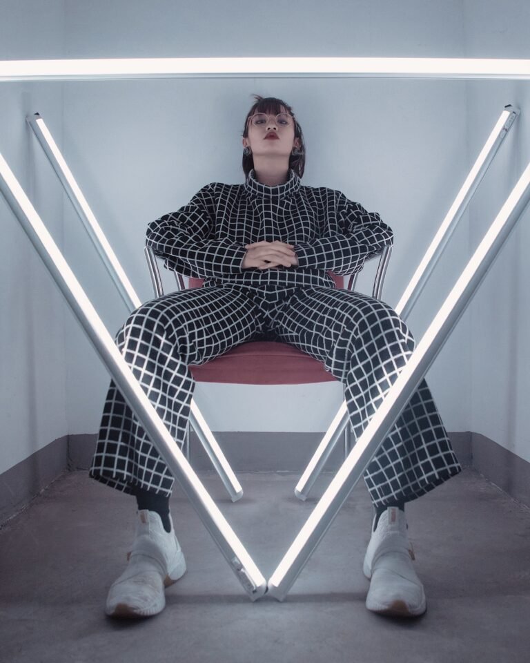 Influencer Collaborations: The Power of Fashion Influencers in Brand Partnerships