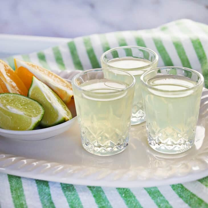 White Tea Shot: Sweet, Fruity, and Refreshing 🍹