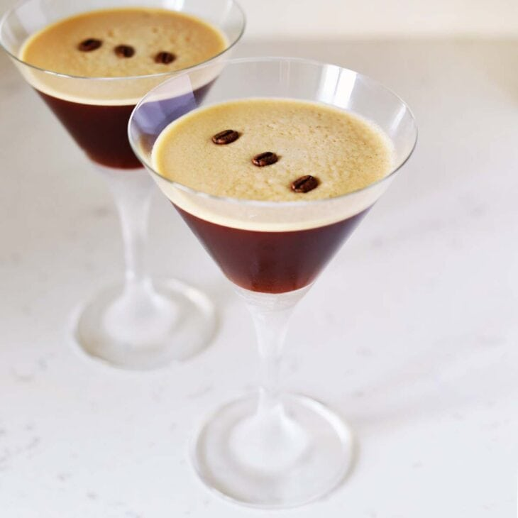 ☕ Espresso Martini: The Perfect After-Dinner Pick-Me-Up