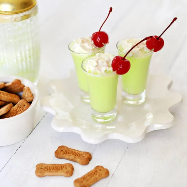 Scooby Snack Shot: A Fun, Creamy, Green Delight 🟢